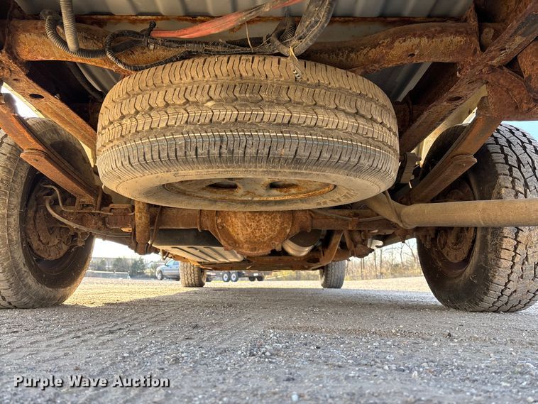 image for item FC5524 2001 Chevrolet 1500 pickup truck