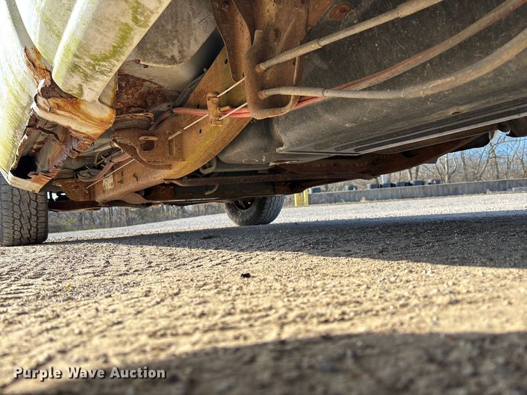 image for item FC5524 2001 Chevrolet 1500 pickup truck