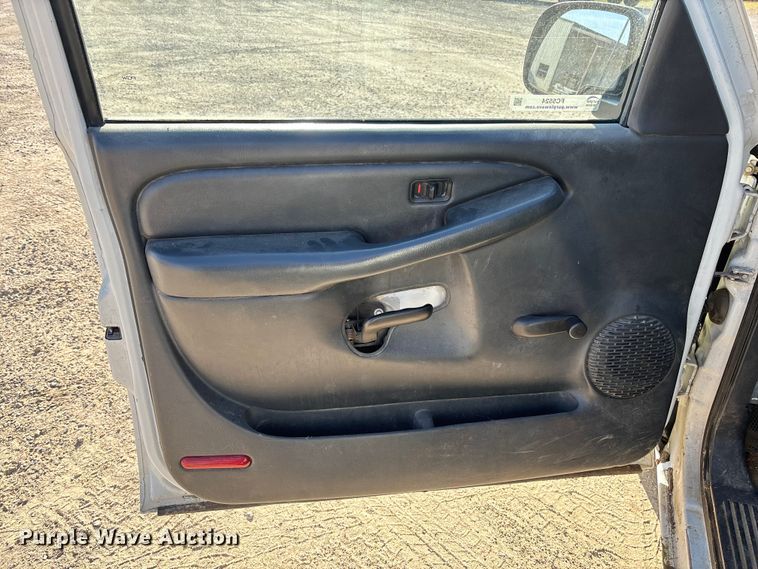 image for item FC5524 2001 Chevrolet 1500 pickup truck