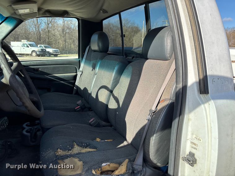 image for item FC5524 2001 Chevrolet 1500 pickup truck