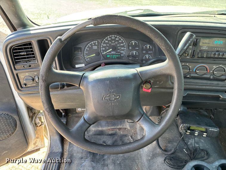 image for item FC5524 2001 Chevrolet 1500 pickup truck