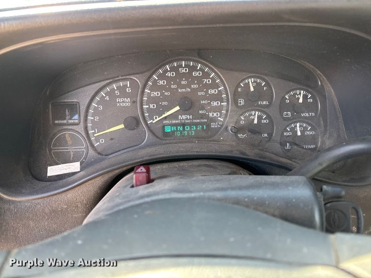 image for item FC5524 2001 Chevrolet 1500 pickup truck