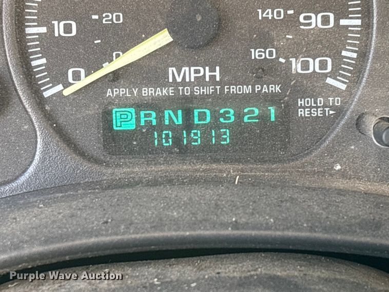 image for item FC5524 2001 Chevrolet 1500 pickup truck