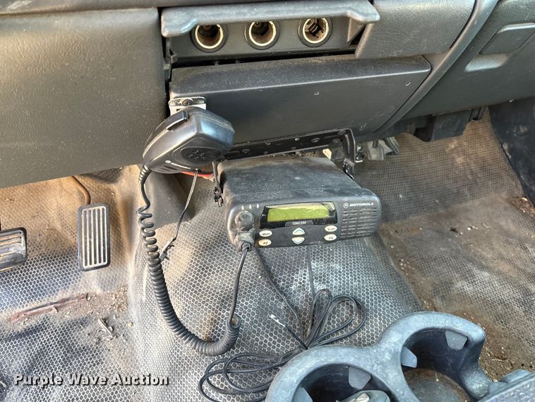 image for item FC5524 2001 Chevrolet 1500 pickup truck