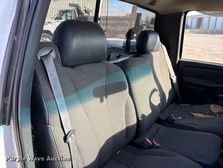 image for item FC5524 2001 Chevrolet 1500 pickup truck