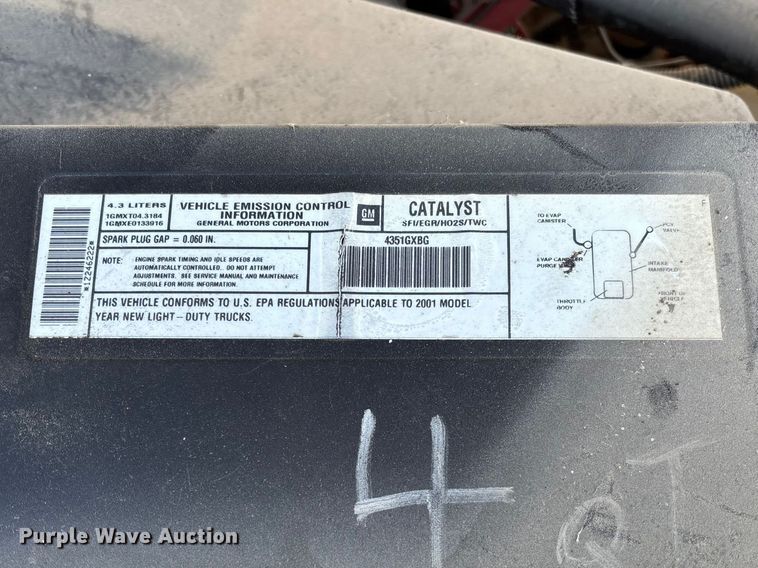 image for item FC5524 2001 Chevrolet 1500 pickup truck