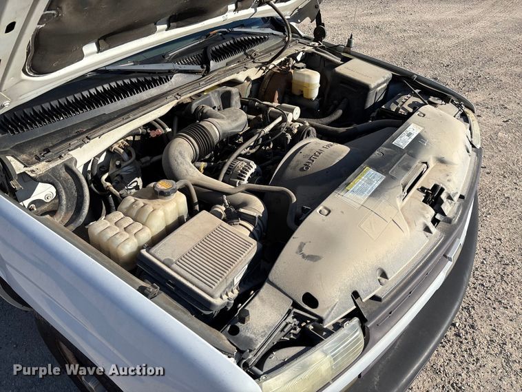 image for item FC5524 2001 Chevrolet 1500 pickup truck