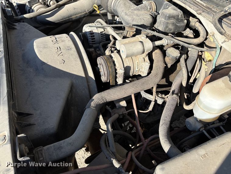 image for item FC5524 2001 Chevrolet 1500 pickup truck