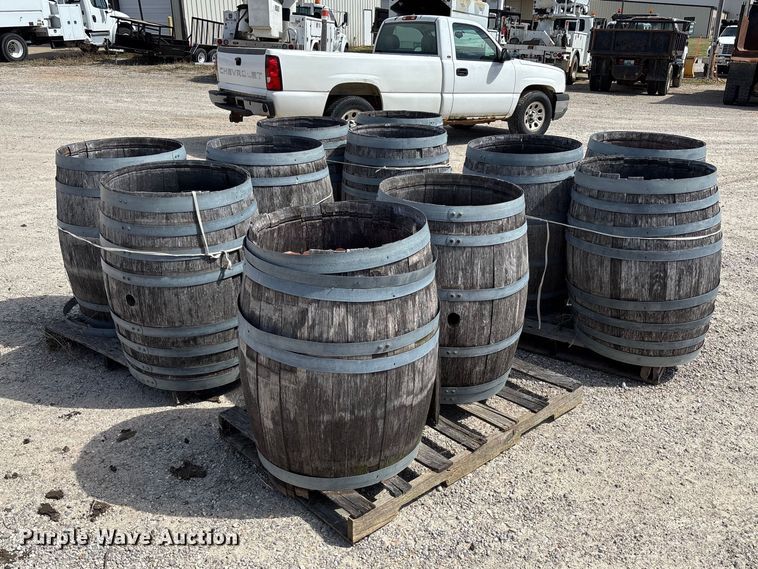 image for item FC5528 (11) whiskey barrels