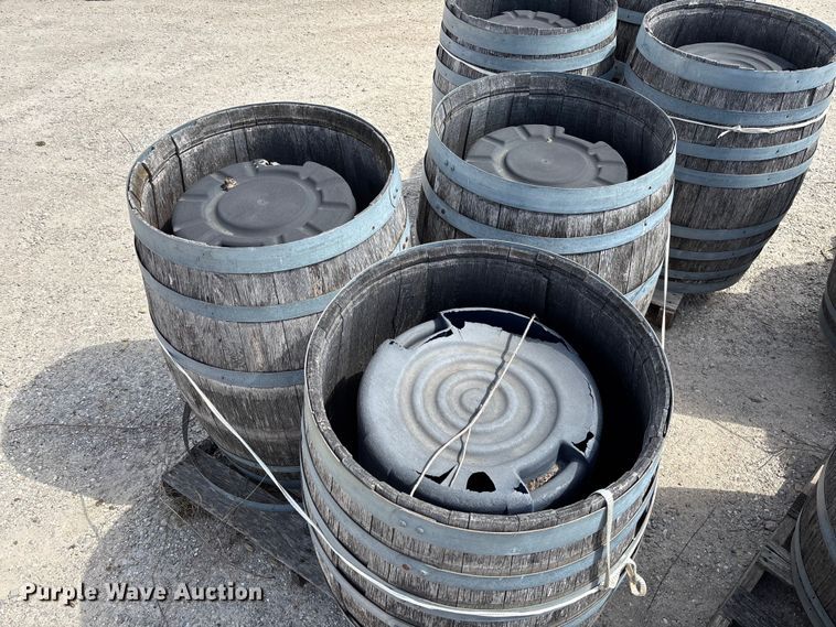 image for item FC5528 (11) whiskey barrels