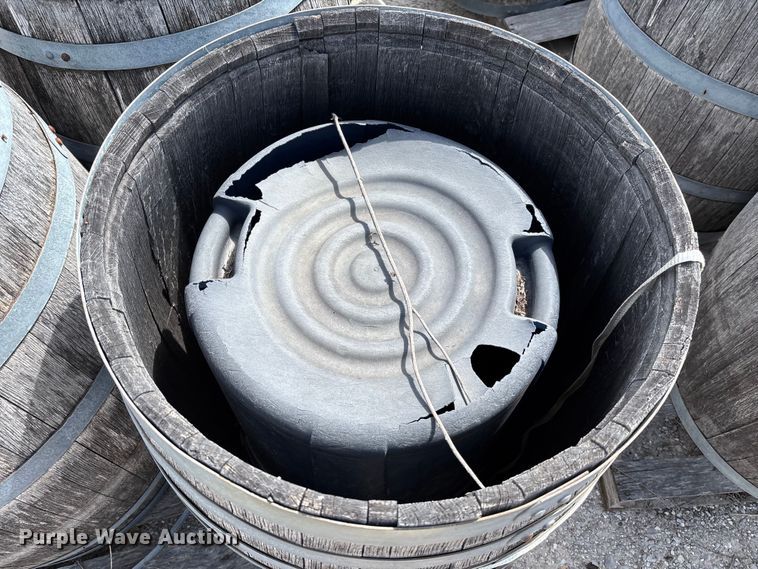 image for item FC5528 (11) whiskey barrels