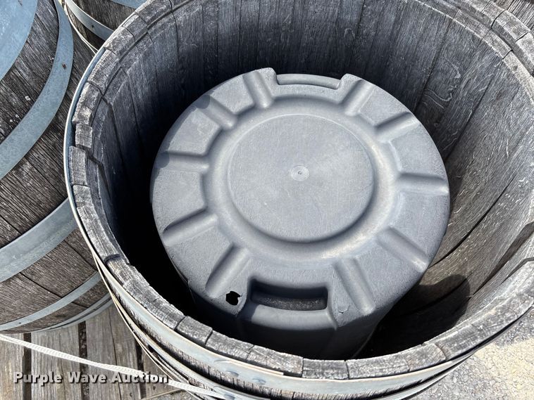 image for item FC5528 (11) whiskey barrels