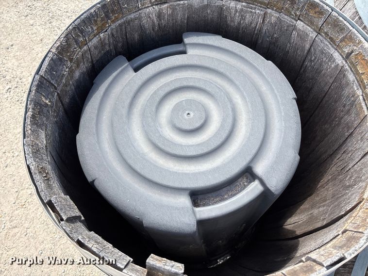 image for item FC5528 (11) whiskey barrels