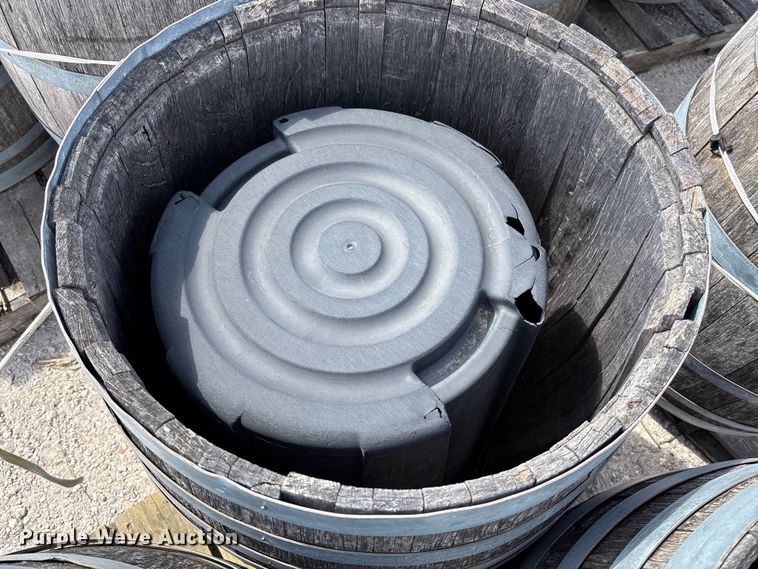 image for item FC5528 (11) whiskey barrels