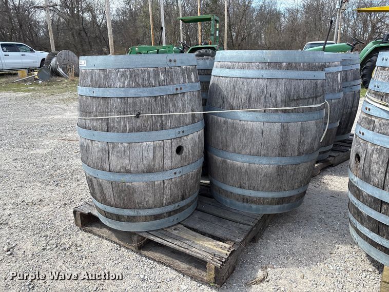 image for item FC5528 (11) whiskey barrels