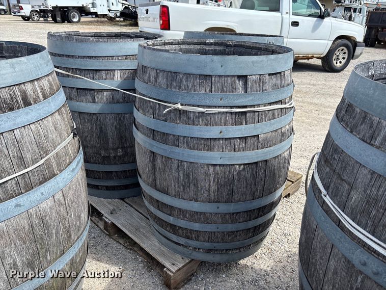 image for item FC5528 (11) whiskey barrels