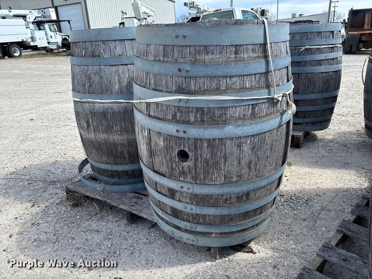 image for item FC5528 (11) whiskey barrels