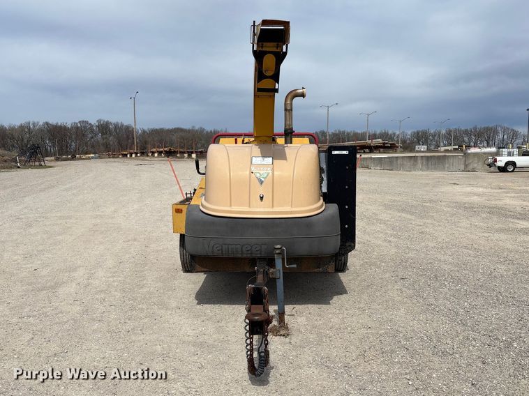 image for item FC5529 2008 Vermeer BC1500 wood chipper