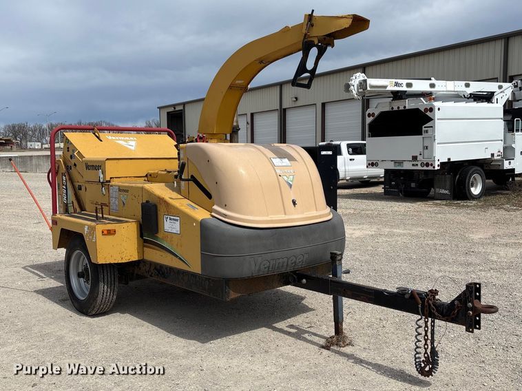 image for item FC5529 2008 Vermeer BC1500 wood chipper