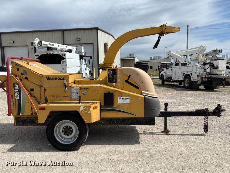 image for item FC5529 2008 Vermeer BC1500 wood chipper