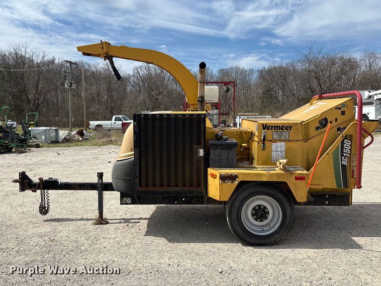 image for item FC5529 2008 Vermeer BC1500 wood chipper