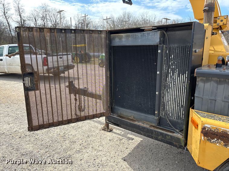 image for item FC5529 2008 Vermeer BC1500 wood chipper