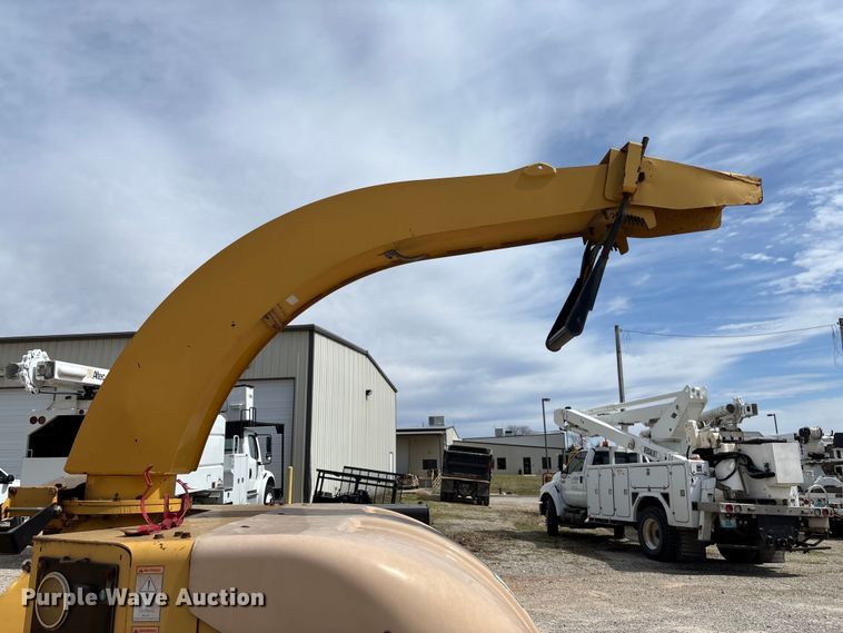 image for item FC5529 2008 Vermeer BC1500 wood chipper