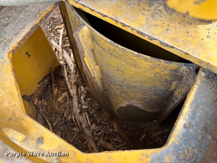 image for item FC5529 2008 Vermeer BC1500 wood chipper