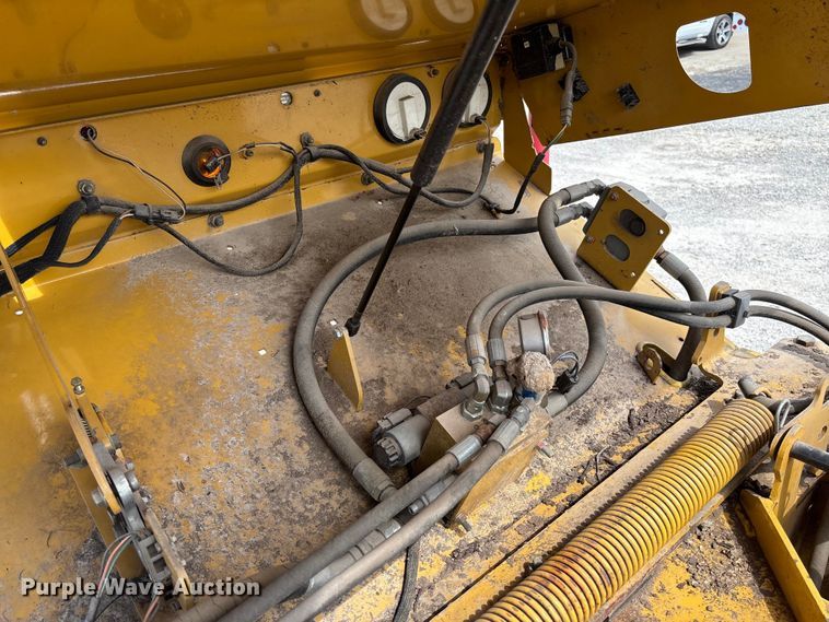 image for item FC5529 2008 Vermeer BC1500 wood chipper