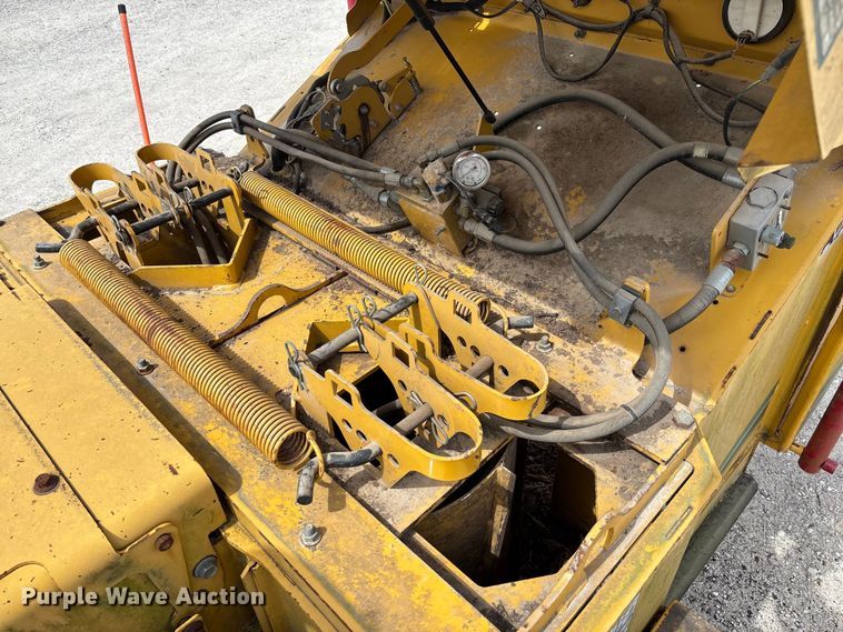 image for item FC5529 2008 Vermeer BC1500 wood chipper