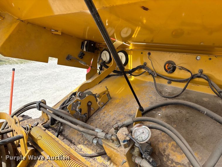 image for item FC5529 2008 Vermeer BC1500 wood chipper