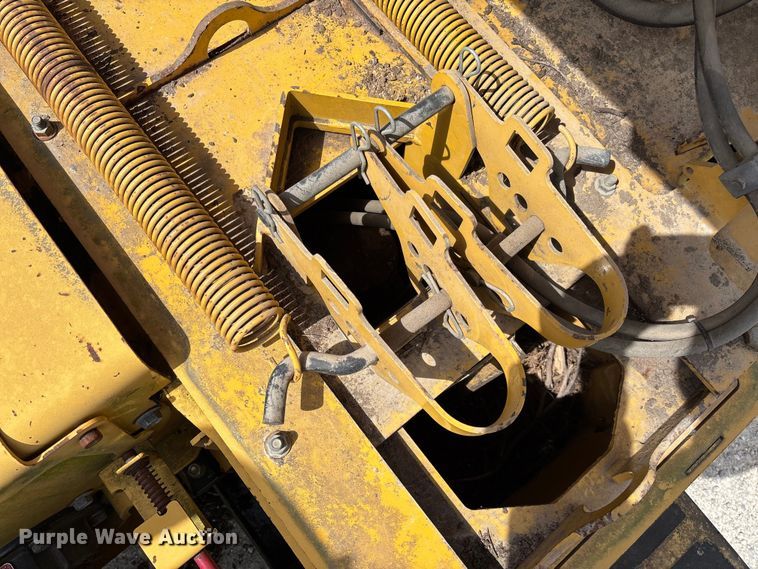 image for item FC5529 2008 Vermeer BC1500 wood chipper