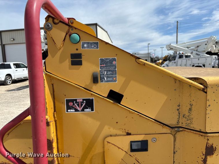 image for item FC5529 2008 Vermeer BC1500 wood chipper