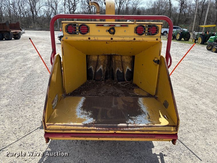 image for item FC5529 2008 Vermeer BC1500 wood chipper