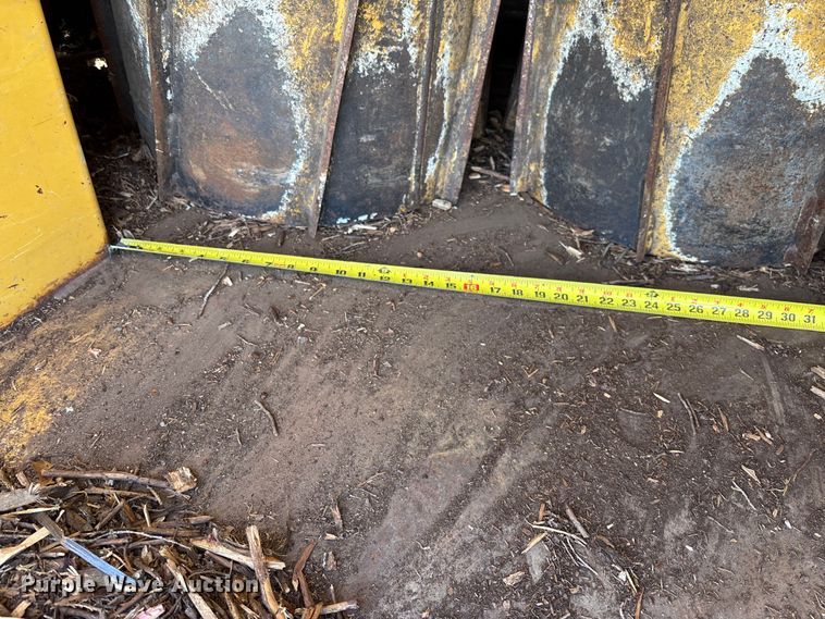 image for item FC5529 2008 Vermeer BC1500 wood chipper