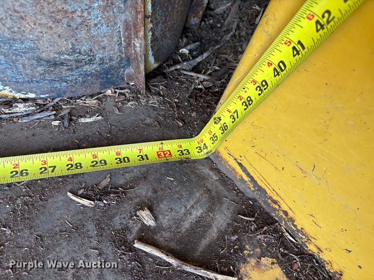 image for item FC5529 2008 Vermeer BC1500 wood chipper