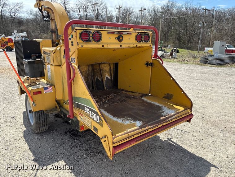 image for item FC5529 2008 Vermeer BC1500 wood chipper