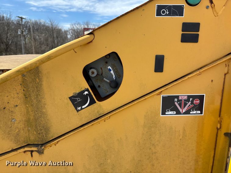 image for item FC5529 2008 Vermeer BC1500 wood chipper