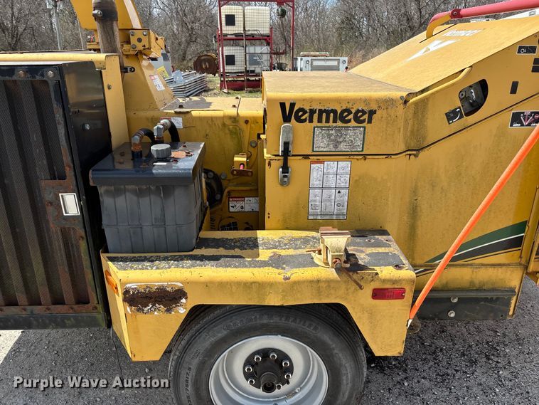 image for item FC5529 2008 Vermeer BC1500 wood chipper