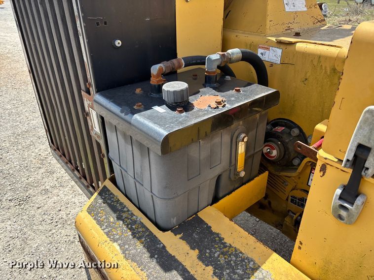 image for item FC5529 2008 Vermeer BC1500 wood chipper