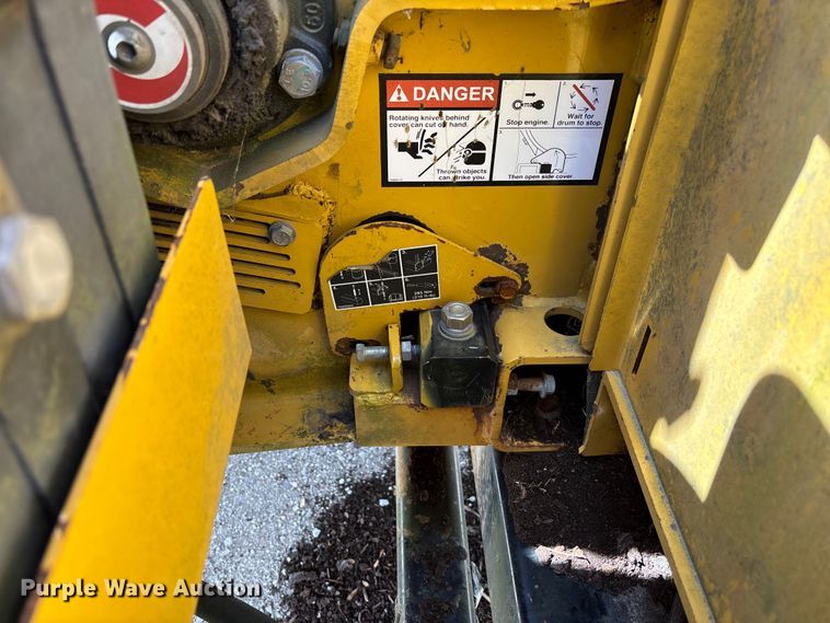 image for item FC5529 2008 Vermeer BC1500 wood chipper