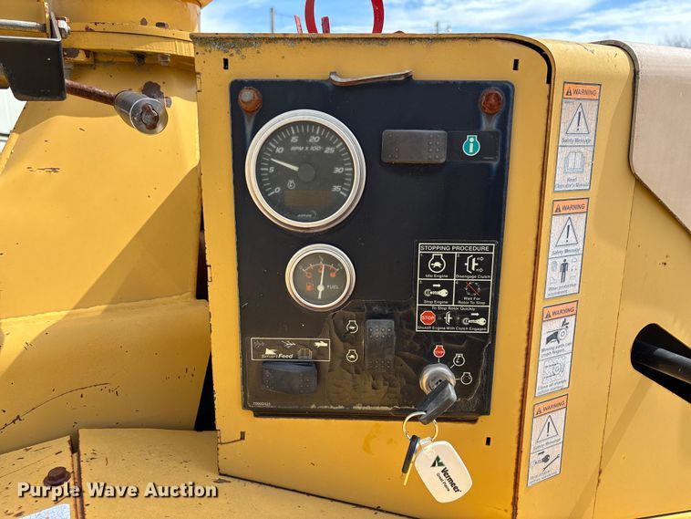 image for item FC5529 2008 Vermeer BC1500 wood chipper