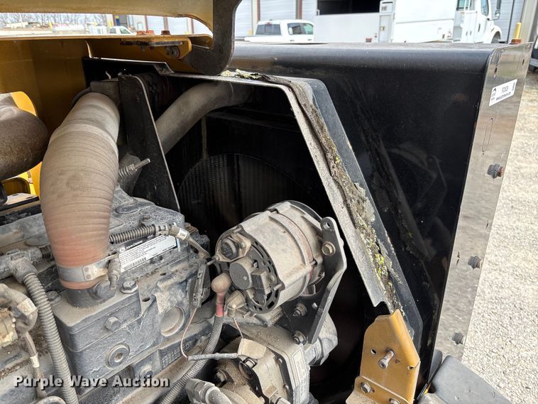 image for item FC5529 2008 Vermeer BC1500 wood chipper