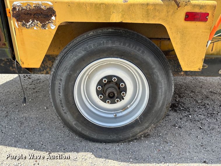 image for item FC5529 2008 Vermeer BC1500 wood chipper