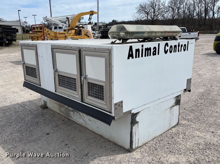 image for item FC5532 2005 Mavron AT-806-CL8 animal control bed insert