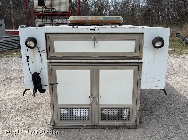 image for item FC5532 2005 Mavron AT-806-CL8 animal control bed insert