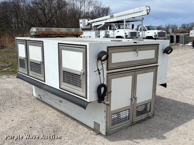 image for item FC5532 2005 Mavron AT-806-CL8 animal control bed insert