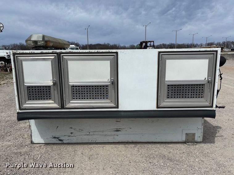 image for item FC5532 2005 Mavron AT-806-CL8 animal control bed insert