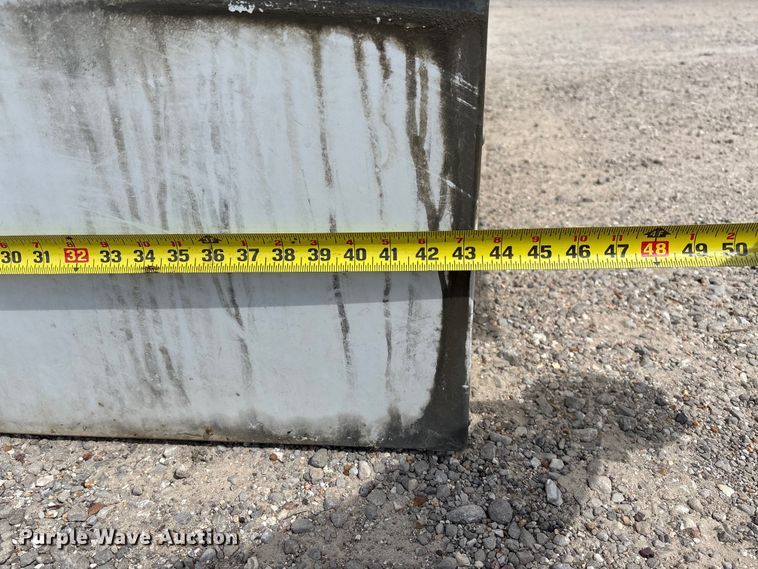 image for item FC5532 2005 Mavron AT-806-CL8 animal control bed insert