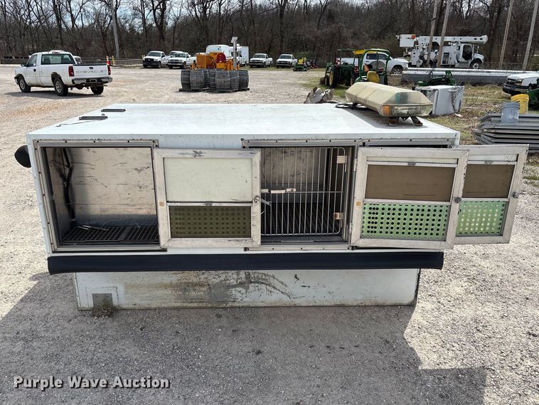 image for item FC5532 2005 Mavron AT-806-CL8 animal control bed insert